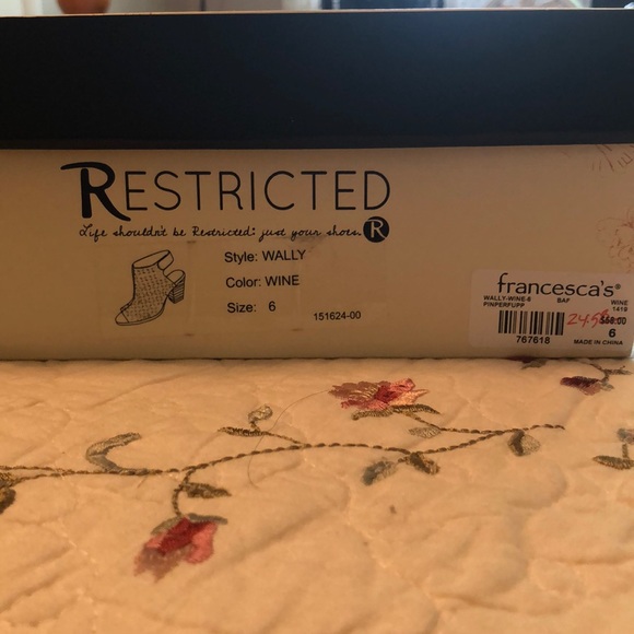 Shoes - Picture 4 of 4